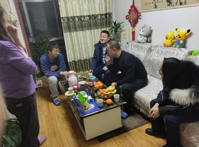 华体会官方网页版-华体会(中国)
产业开发板块深入开展员工家访活动(图2)