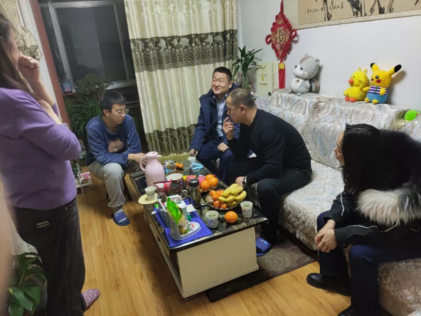 关爱员工冷暖 传递组织温情——华体会官方网页版-华体会(中国)
组织开展员工家访活动(图2)