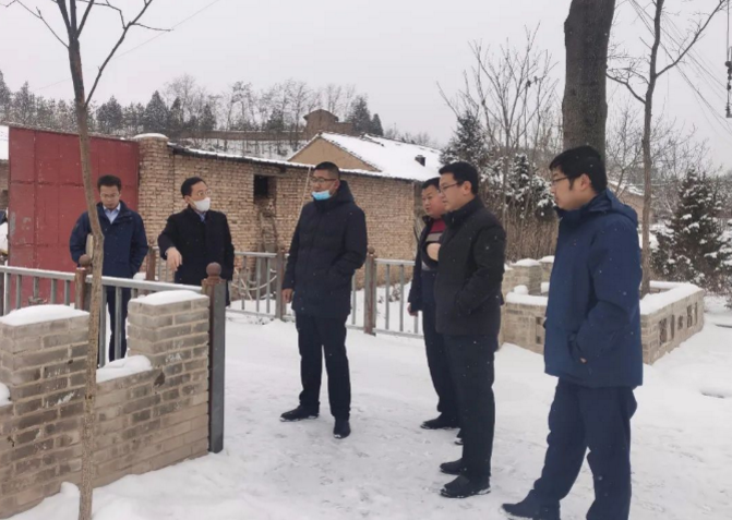 筑起安全墙 照亮乡村路——华体会官方网页版-华体会(中国)
鼎力支持包抓共建村社文明创建工作(图6)