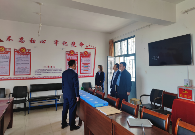 筑起安全墙 照亮乡村路——华体会官方网页版-华体会(中国)
鼎力支持包抓共建村社文明创建工作(图9)