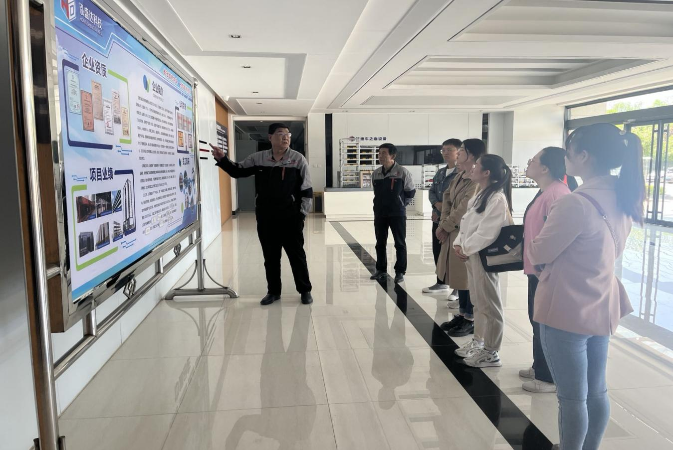 华体会官方网页版-华体会(中国)
开展新员工入职培训(图3)